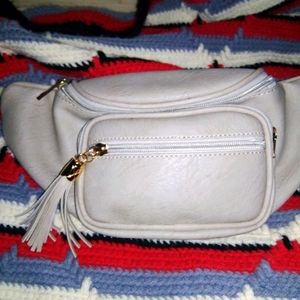 Cream fanny pak